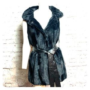 Poetry Silky Fur Vest with belt Size Large fits Women size 12 - Like new!